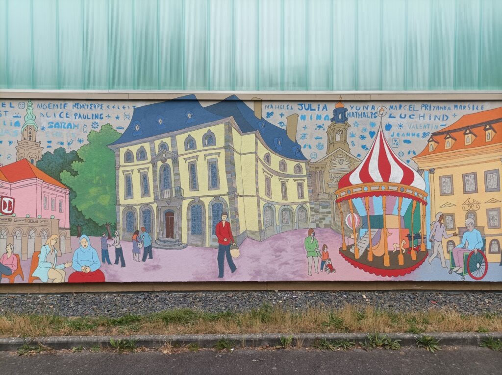 Les deux mairies, le caroussel et un bout de la gare d'Erlangen